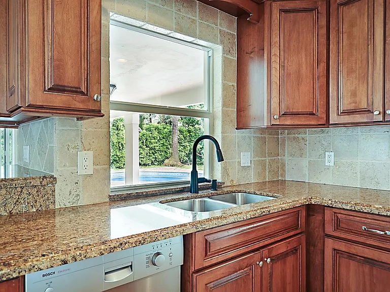 5110 NE 30th Ave — Photo 12