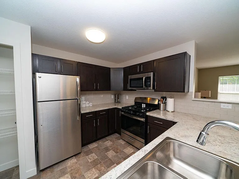 Strathmore Apartment Homes — Photo 8