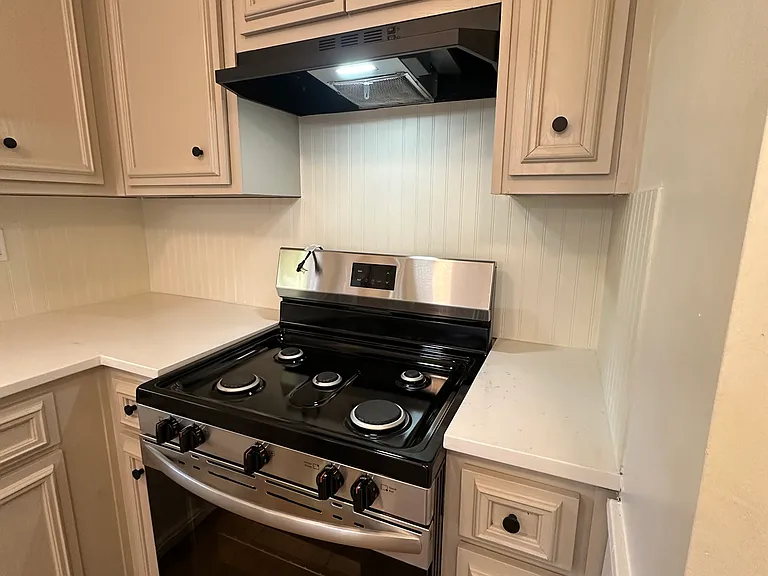 352 Henson Dr — Photo 10