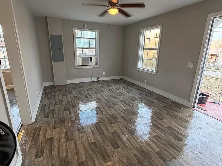 103 White St — Photo 3