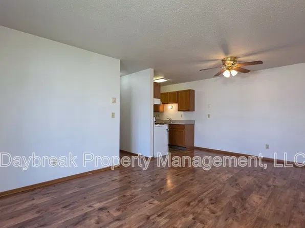 2408 3rd Ave N, Moorhead, MN