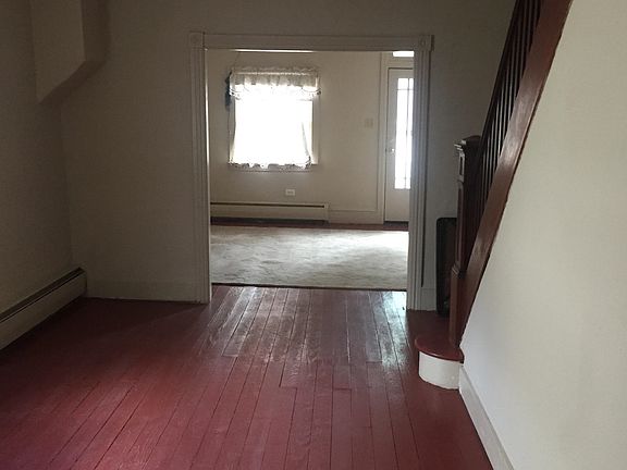 4th image of 320 Pine St