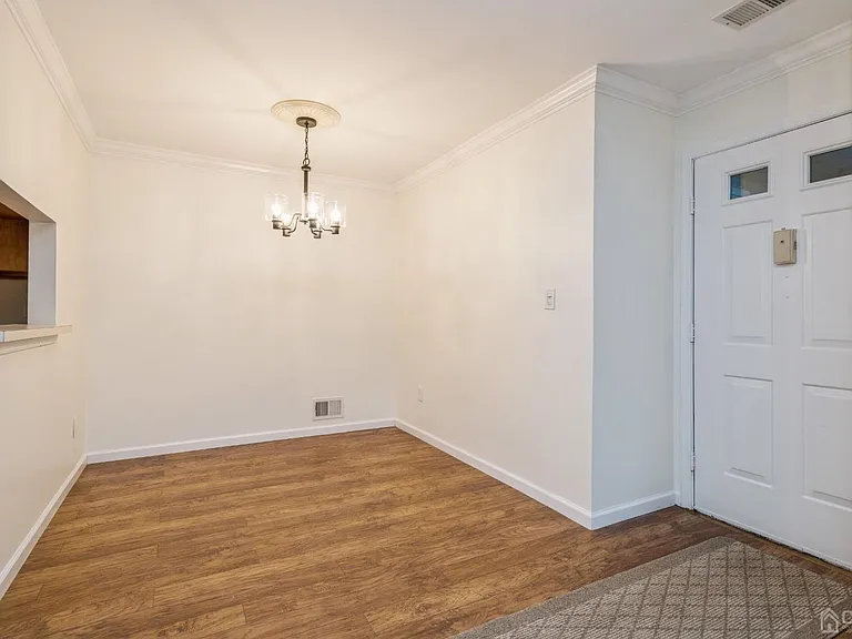 101 Quince Ct — Photo 10
