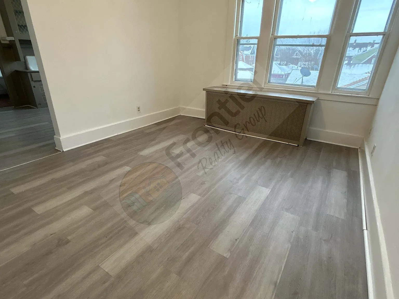 2 bed, 750 sqft, $900 — Photo 3