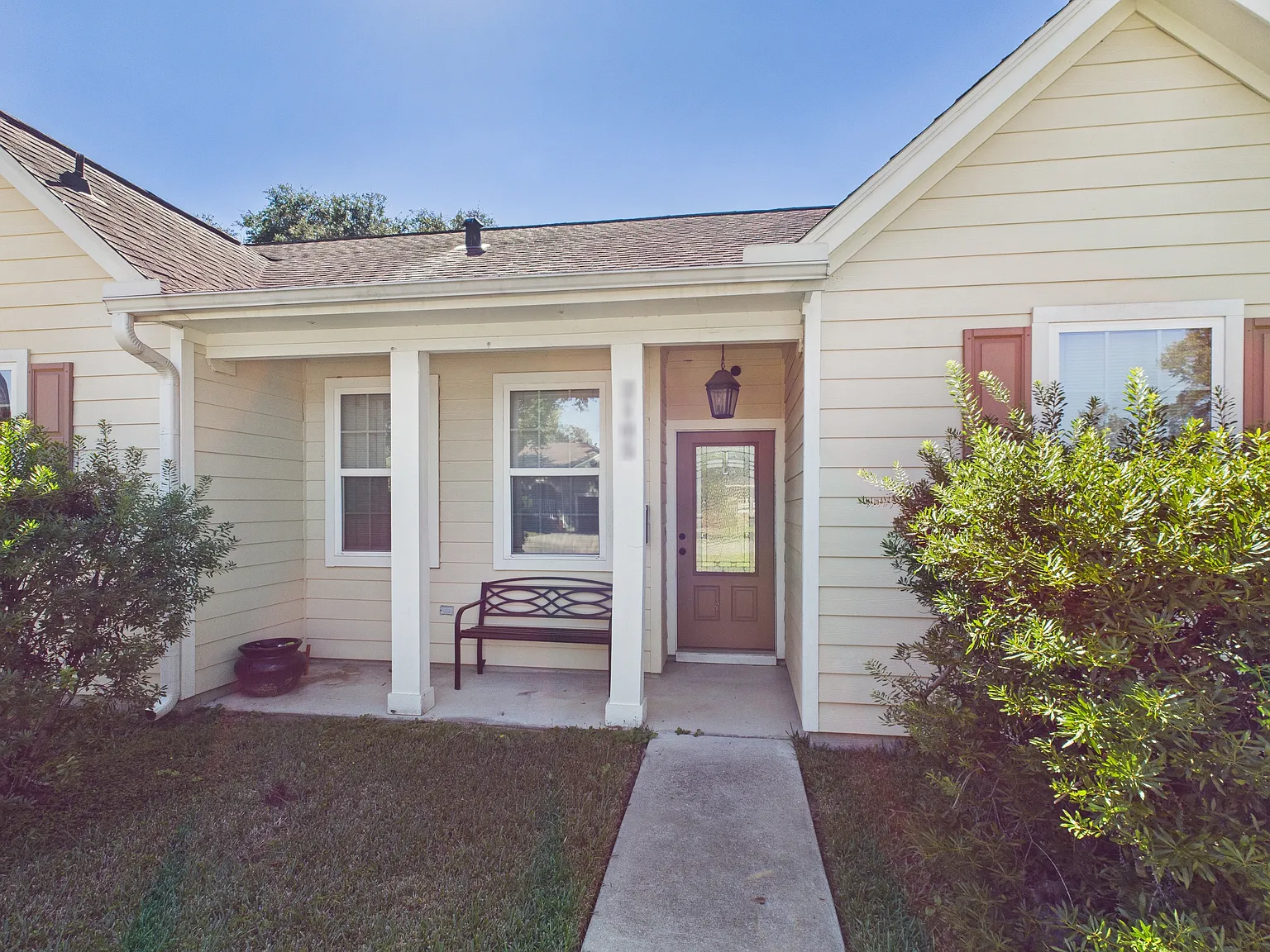 3 bed, 1648 sqft, $1,850 — Photo 1