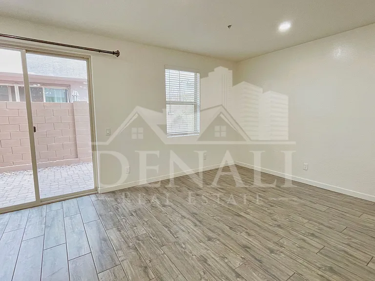 17155 N 9th Pl — Photo 11