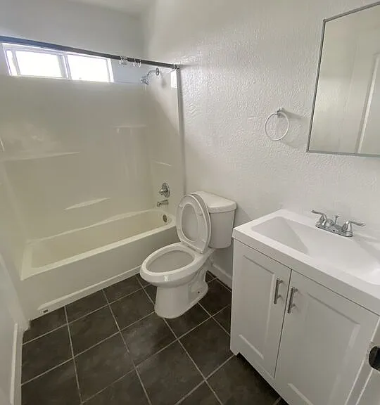 4214 Avalon Blvd #8 — Photo 8