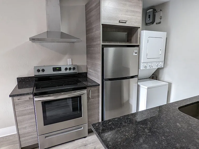 325 Hayden Rd — Photo 15
