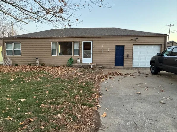 3 Brookside Dr, Paola, KS 66071