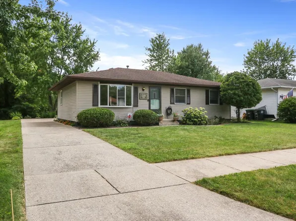 2209 E 38th Pl, Hobart, IN 46342