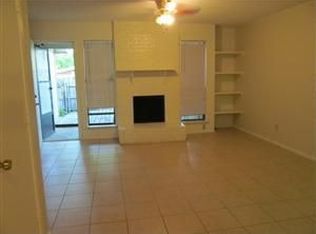 1911 Crooked Ln, Fort Worth, TX 76112