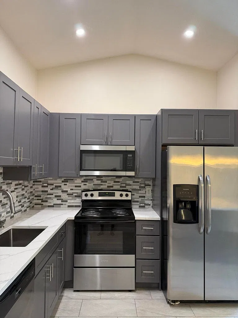 4 bed, 1627 sqft, $3,500 — Photo 2