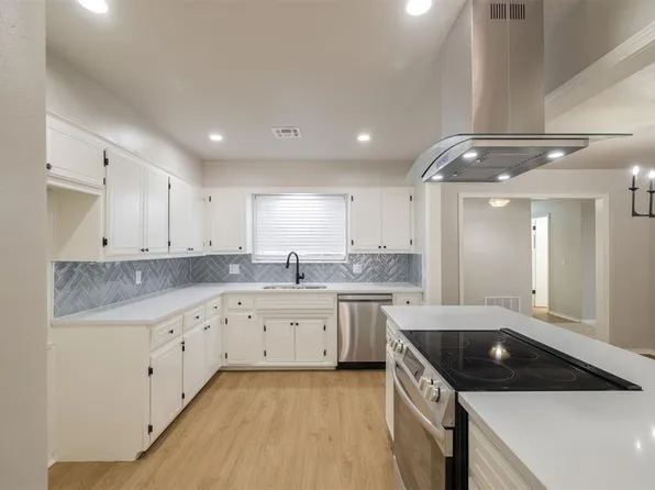 10213 Island View Dr, Oklahoma City, OK 73162