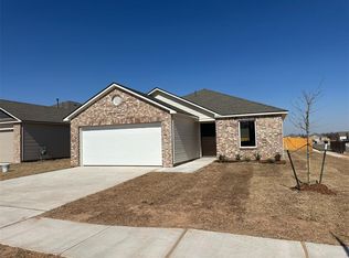 10001 SW 43rd St, Mustang, OK 73064