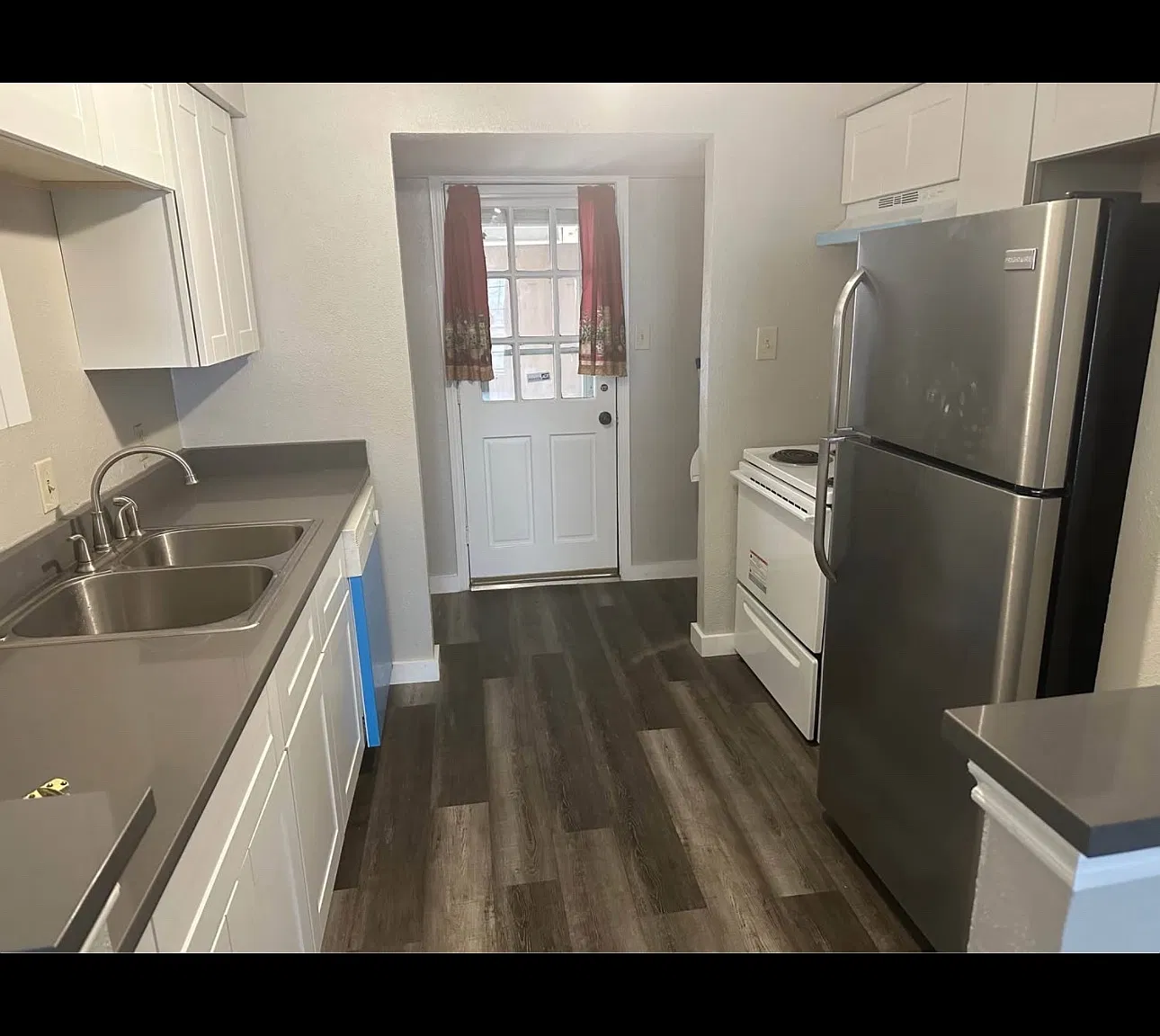 2 bed, 987 sqft, $1,700 — Photo 1