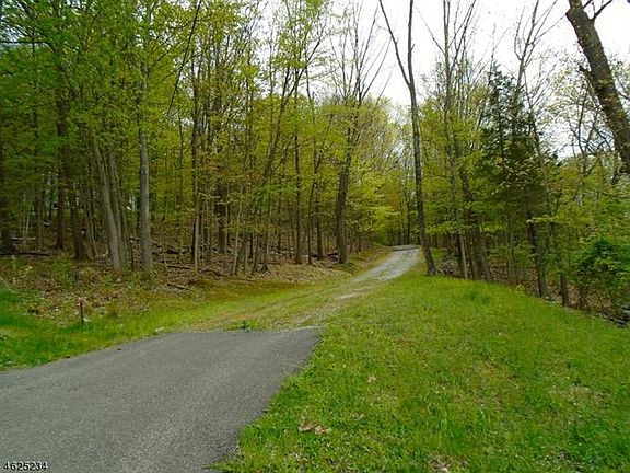 3rd image of 31 Lakeshore Dr E