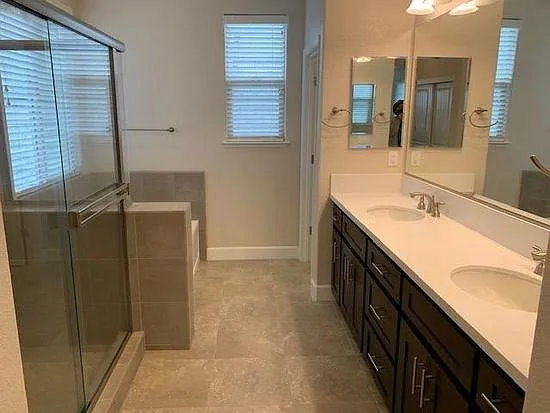835 Baronial Ln — Photo 9