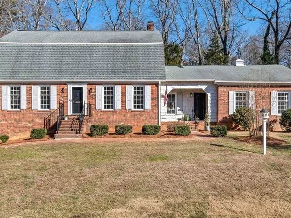 4751 Blair Ct, Winston Salem, NC 27104