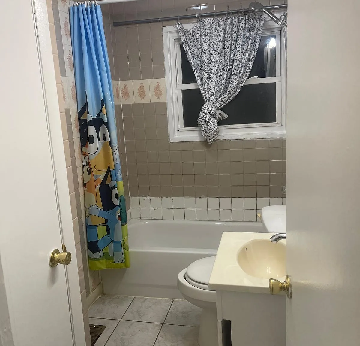 3 bed, 925 sqft, $1,380 — Photo 3