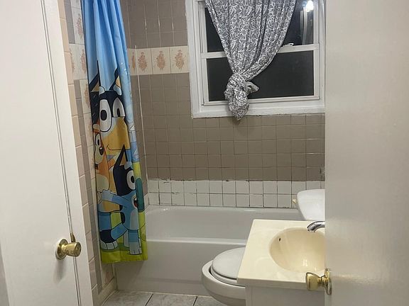 3rd image of 5 Philip Ct