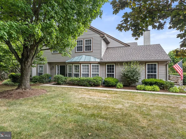 29 Manchester Ct, Berwyn, PA 19312