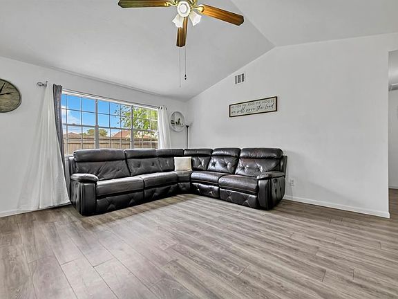 5th image of 2714 Skelton Dr