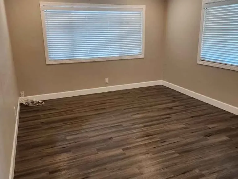 5781-5783 Abbey Dr — Photo 2