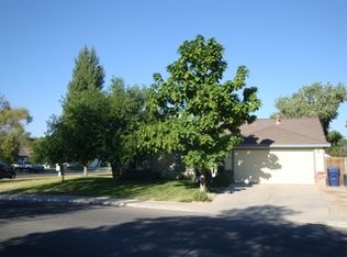 201 Rosewood Dr, Fernley, NV