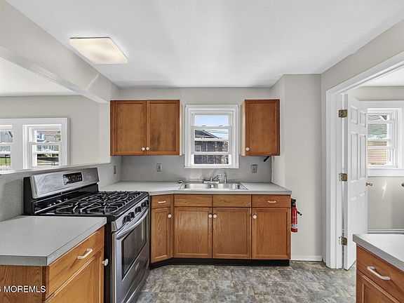 3rd image of 26 Thomas Street