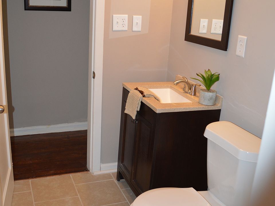 1st image of 522 E Royal Forest Blvd