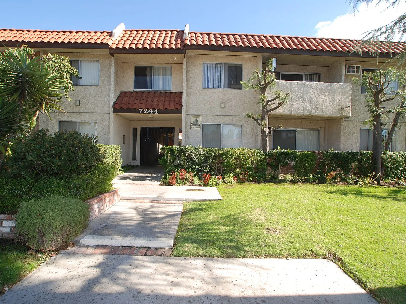 Kester Towers...Gorgeous Newly Remodeled...Quiet comfortable place to call home! CALL NOW! — Photo 2