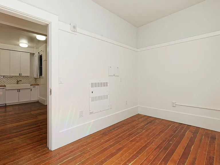 1605 Clay St — Photo 13
