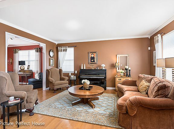 4th image of 2808 Forest Creek Ln