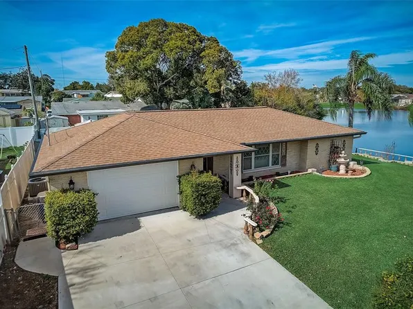 1539 Roundtree Rd, Holiday, FL 34690