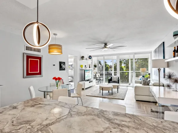 698 NE Spanish River Boulevard #24, Boca Raton, FL 33431