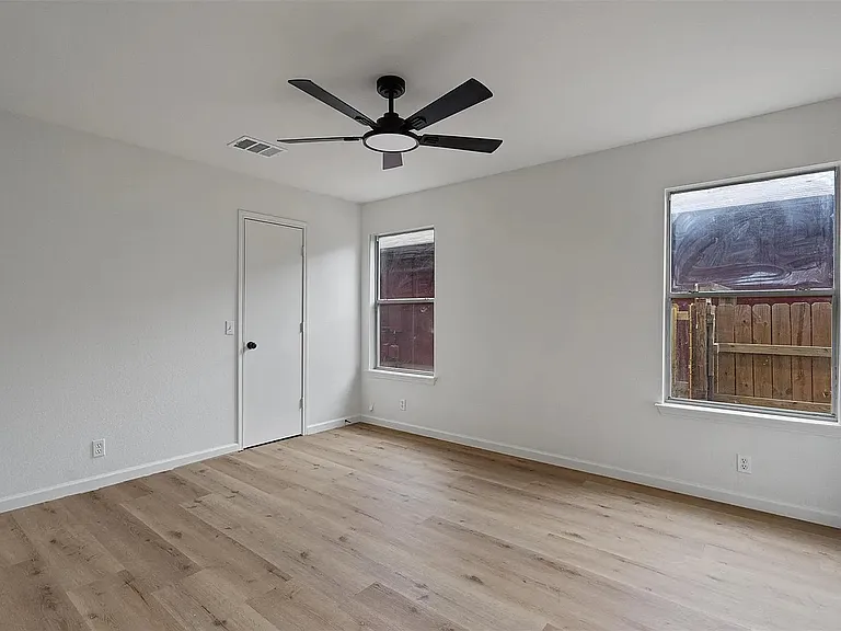 17129 Hamilton Point Cir — Photo 23