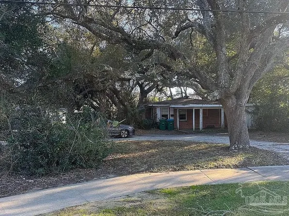 401 Fairpoint Dr, Gulf Breeze, FL 32561