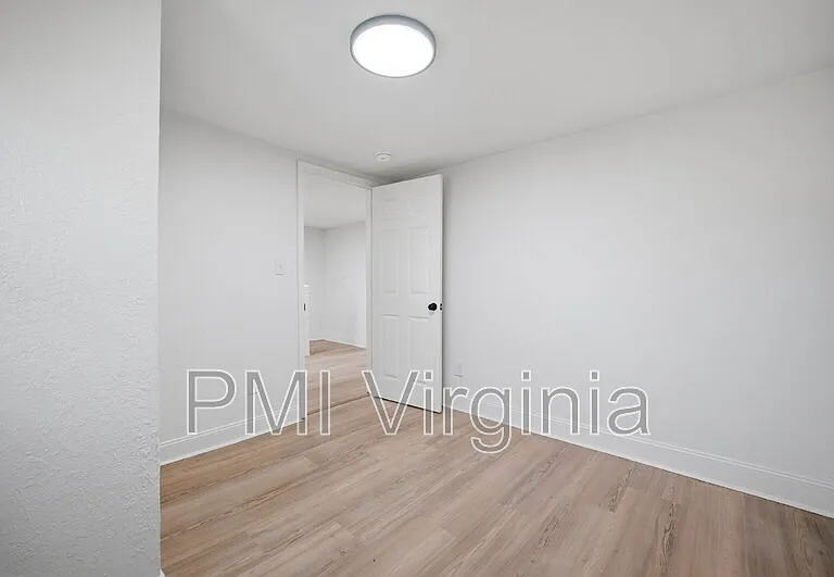 307 N 4th St — Photo 21