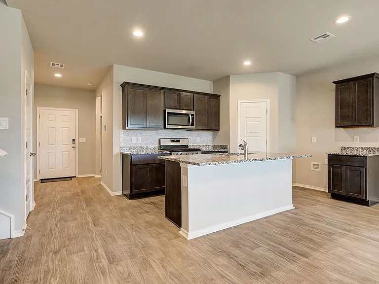 10516 NW 24th St — Photo 13