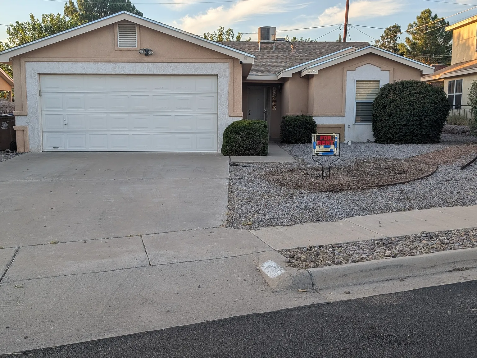 4 bed, 2.5 bath, 1400 sqft, $1,850 — Photo 1