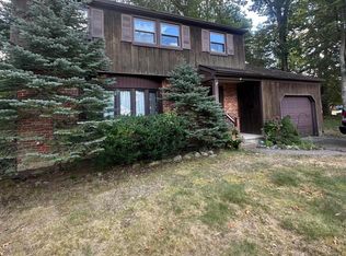 7 White Birch Rd, Turnersville, NJ 08012