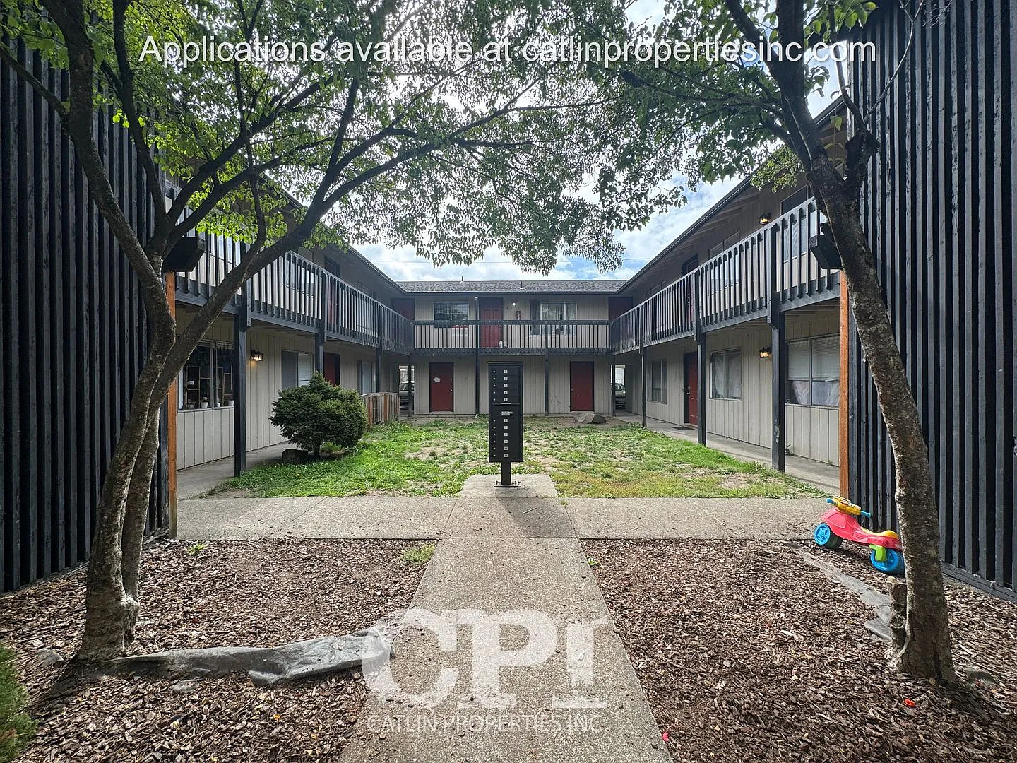 3125 Dover St-Apartment - Multi - Family — Photo 2