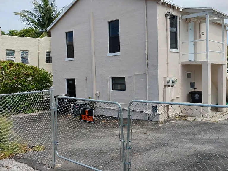 711 Palm Beach Lakes Blvd #200 — Photo 3