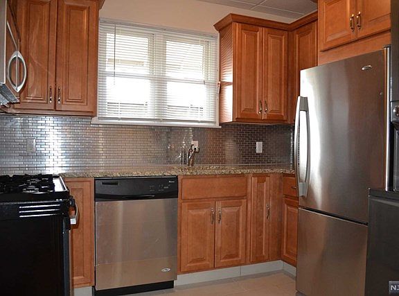 4th image of 225 Westwood Ave Unit 6