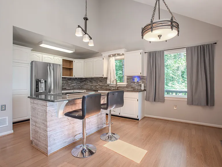 1619 Summit Dr — Photo 7