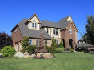 3269 Riverside Dr, Mason, OH 45040