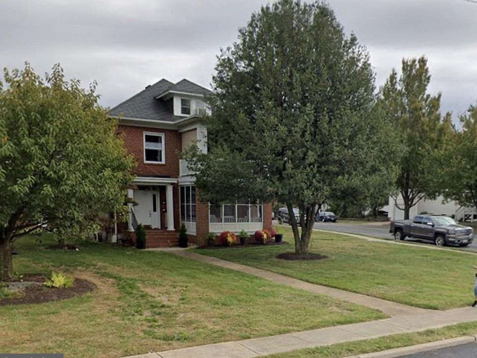 1st image of 1000 Potomac Ave