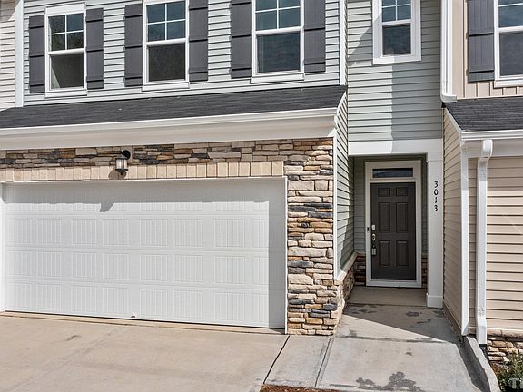3rd image of 3013 Montlawn Pl