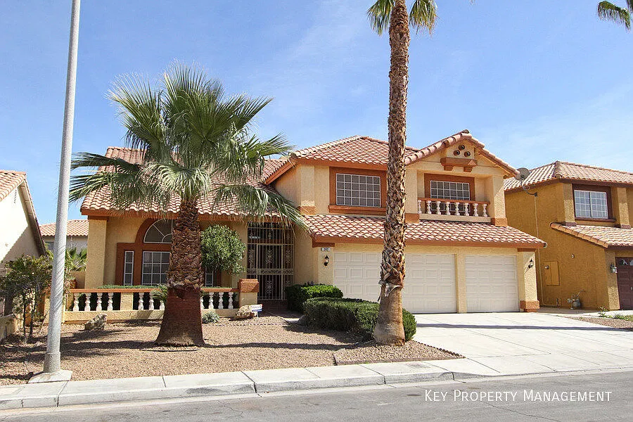 Modern Elegance in Henderson: Upgraded 5-Bed Haven with Private Spa Retreat — Photo 1