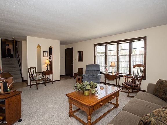 5th image of 20269 Glenwood Ln